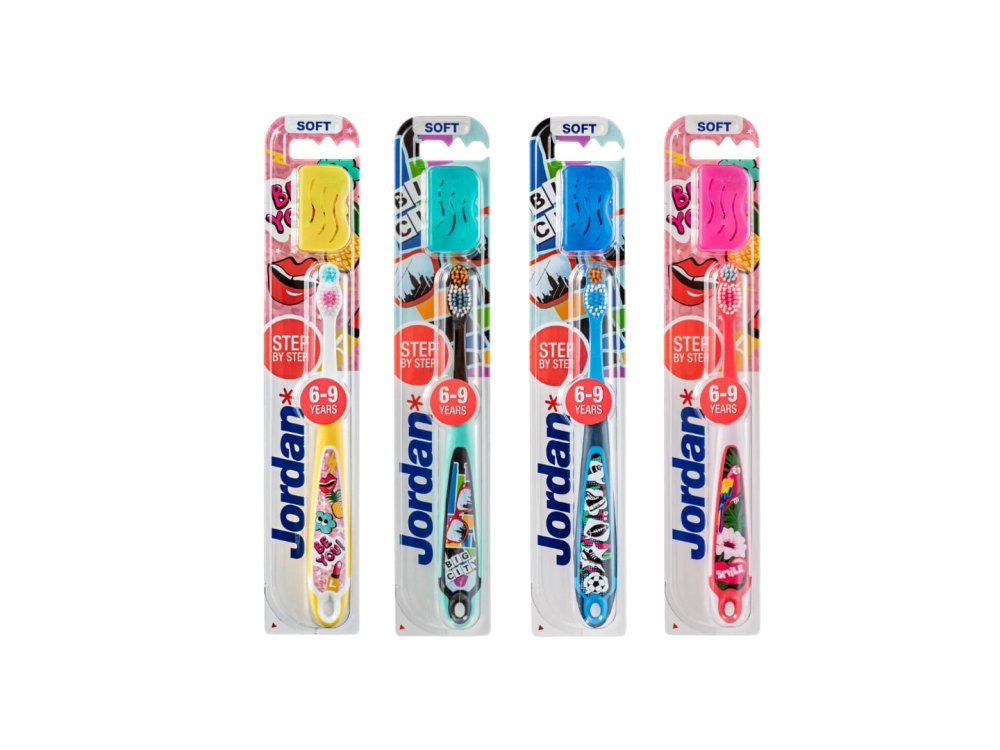 Jordan Step 3 (6-9 ετών),Soft, Παιδική Οδοντόβουρτσα με Θήκη για Εύκολη Μεταφορά, 1τμχ