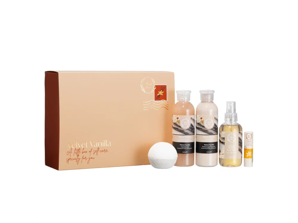 Fresh Line Xmas Promo Velvet Vanilla με Αφρόλουτρο, 200ml, Γαλάκτωμα Σώματος, 200ml, Αρωματικό Νερό Σώματος, 150ml, Αναβράζουσα Μπάλα, 120g, & Lip Balm Ενυδατικό Χειλιών, 5.4g, 1σετ